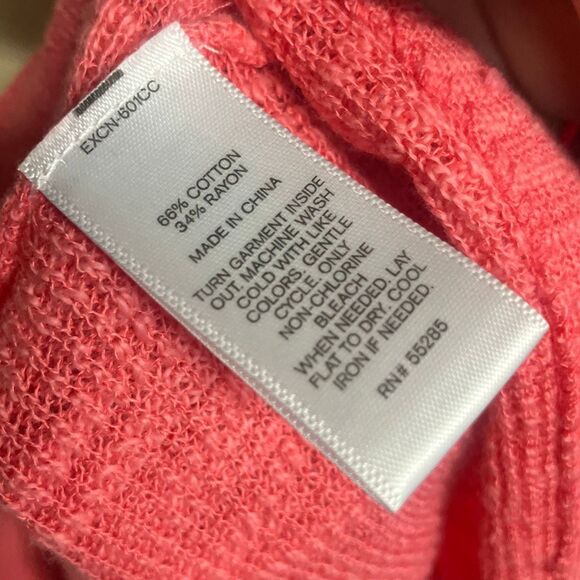 601. Express twist back Barbiecore pink knit oversized half sleeve top - Picture 3 of 4